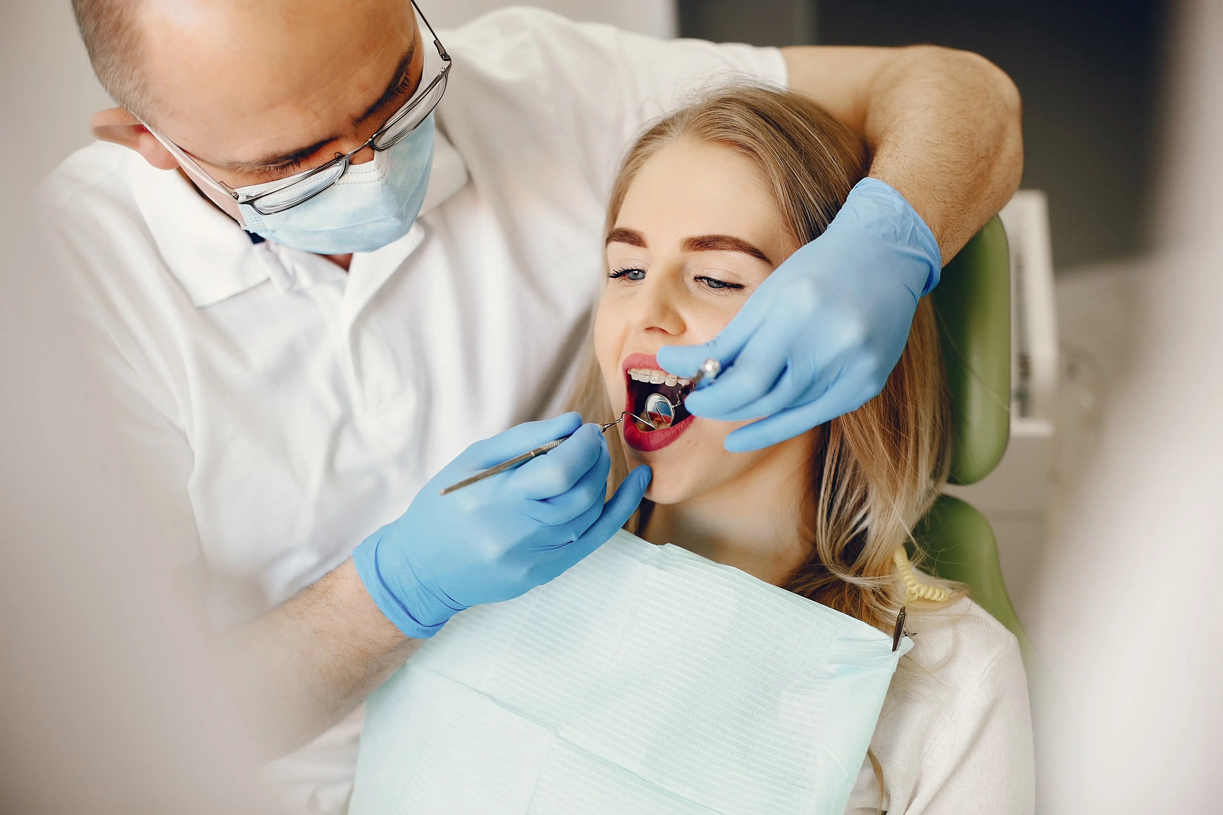 How Much Tooth Extraction Cost in Miami